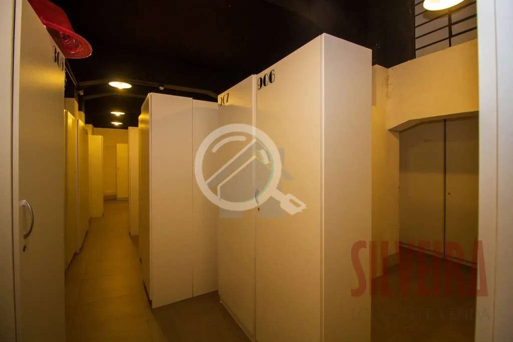 Imagem Studio mobiliado de 18 m² de área privativa com um dormitório com armários, um banheiro, armári...