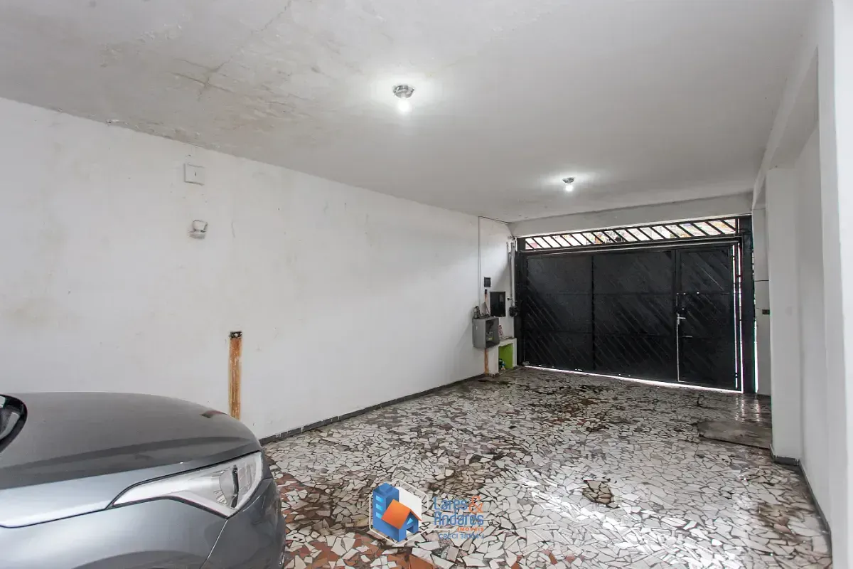 Foto do imóvel Sobrado para venda em Vila Pereira Cerca com 3 quartos, sendo 1 suíte, 150m² em Rua Santa Romana