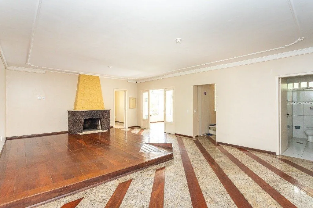 Imagem Casa para Venda - 740m², 5 dormitórios, sendo 1 suites, 3 vagas - Vila Assunção