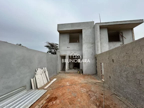 Imagem Casa à Venda em Betim, no Bairro Tiradentes