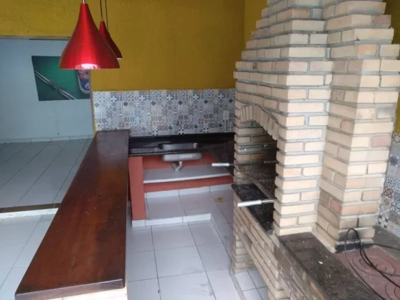 Imagem Excelente casa localizada no centro de Ubatuba - SP