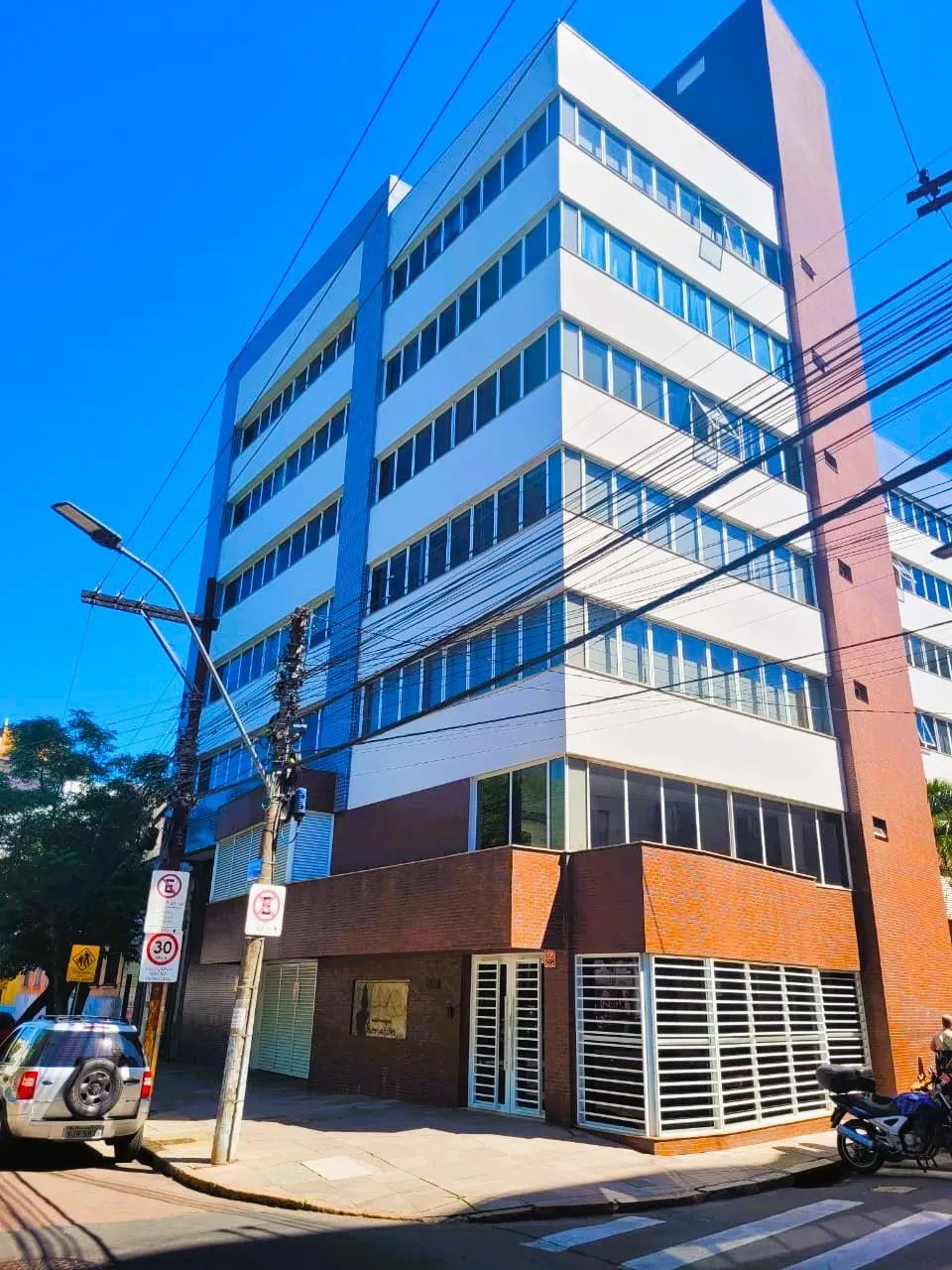 Imagem Ótima sala comercial com 1 vaga próximo a OAB