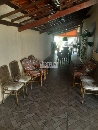Imagem Casa à venda no bairro Residencial Palmeiras, Uberaba - 3 dormitórios e 4 garagens