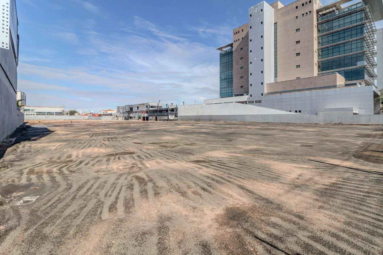 Imagem EXCELENTE TERRENO COM 10.000 M²