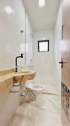Imagem Ótima casa com dois dormitórios em condomínio Maracanã - Praia Grande - SP