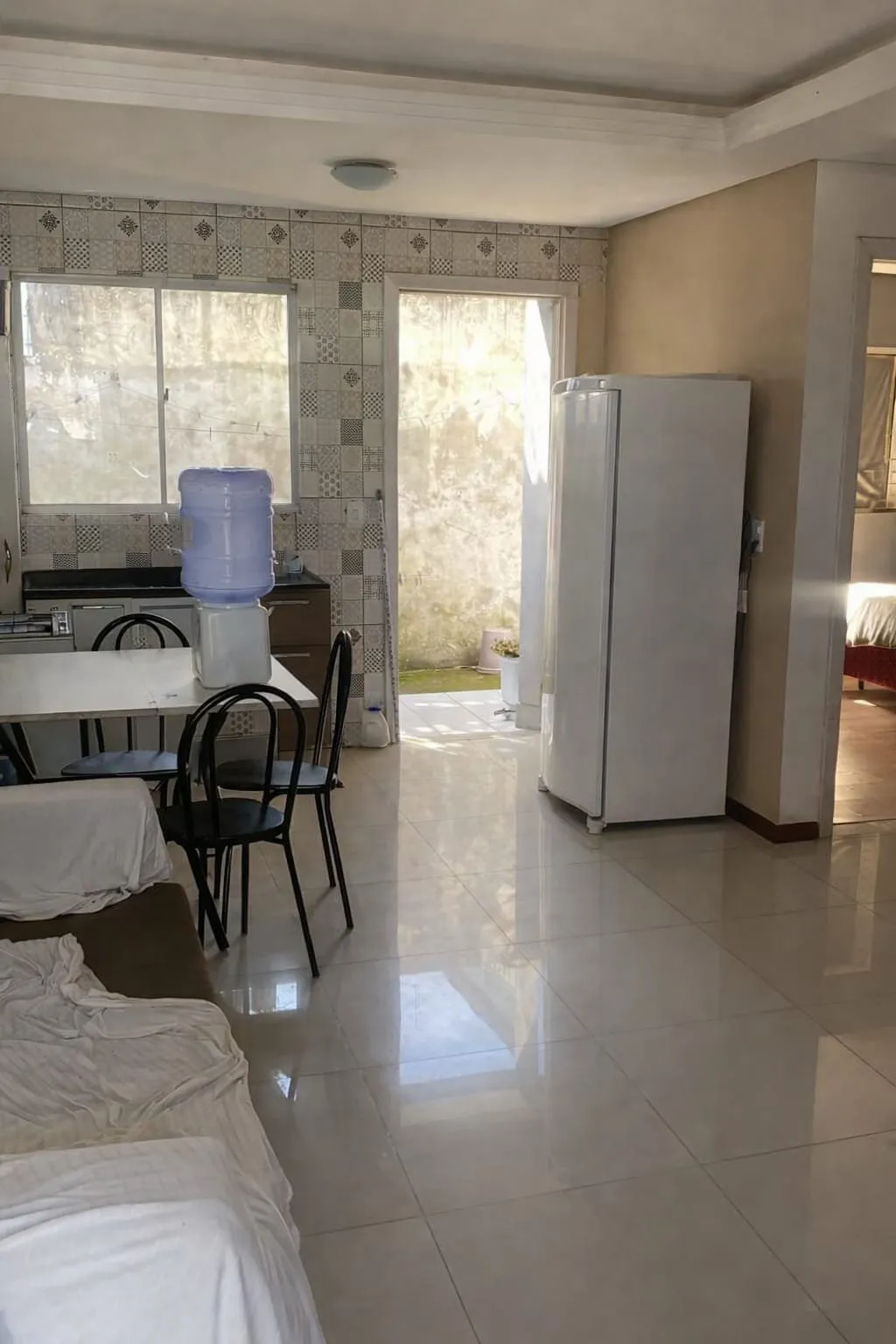 Imagem Imóvel com quintal à venda em Alvorada, Jardim Algarve: confira!