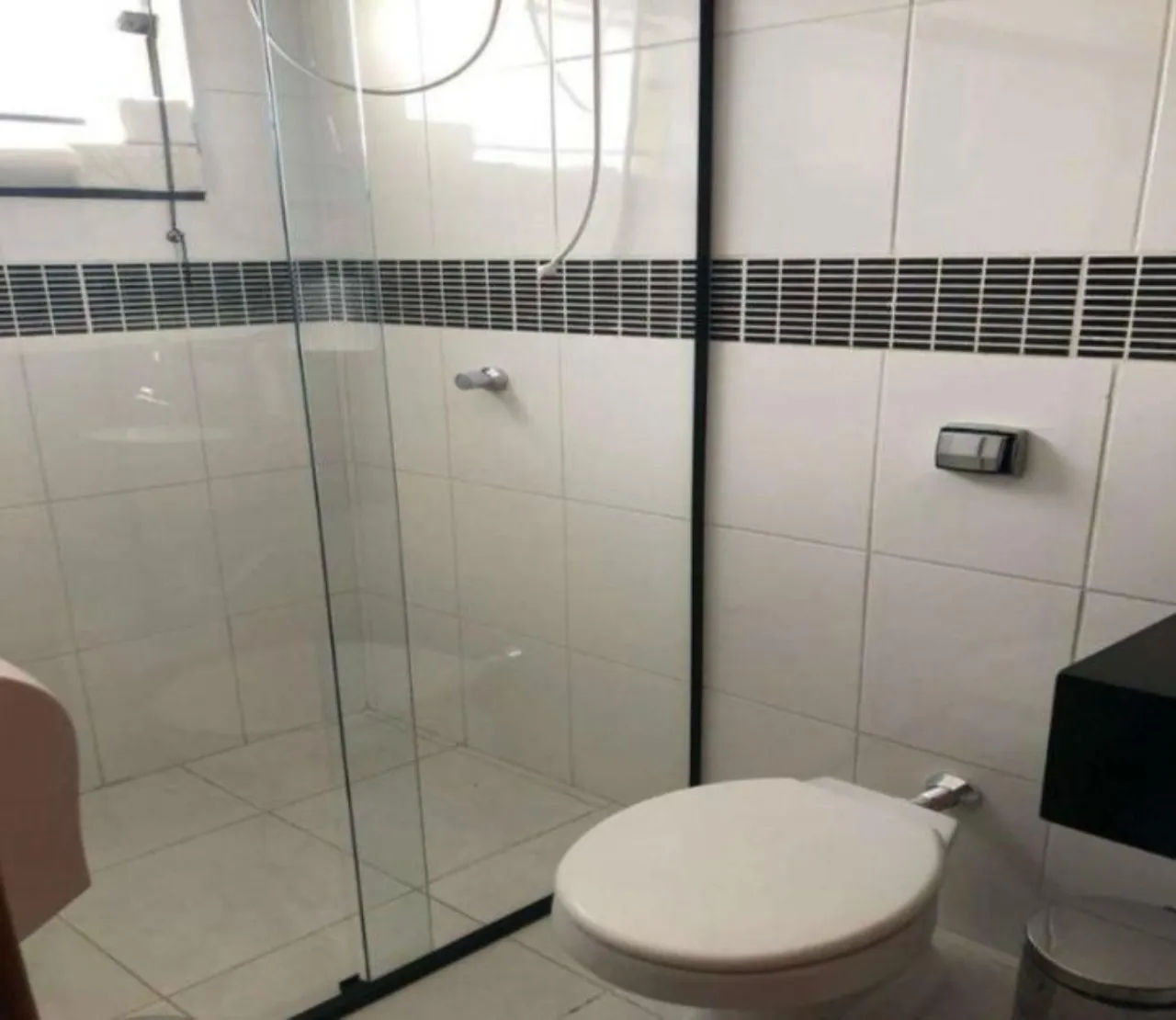 Imagem Salão Comercial para Locação em Sorocaba-SP, Jardim Portobello: 3 Salas, 5 Banheiros, 3 Vagas e 300m² de Área.