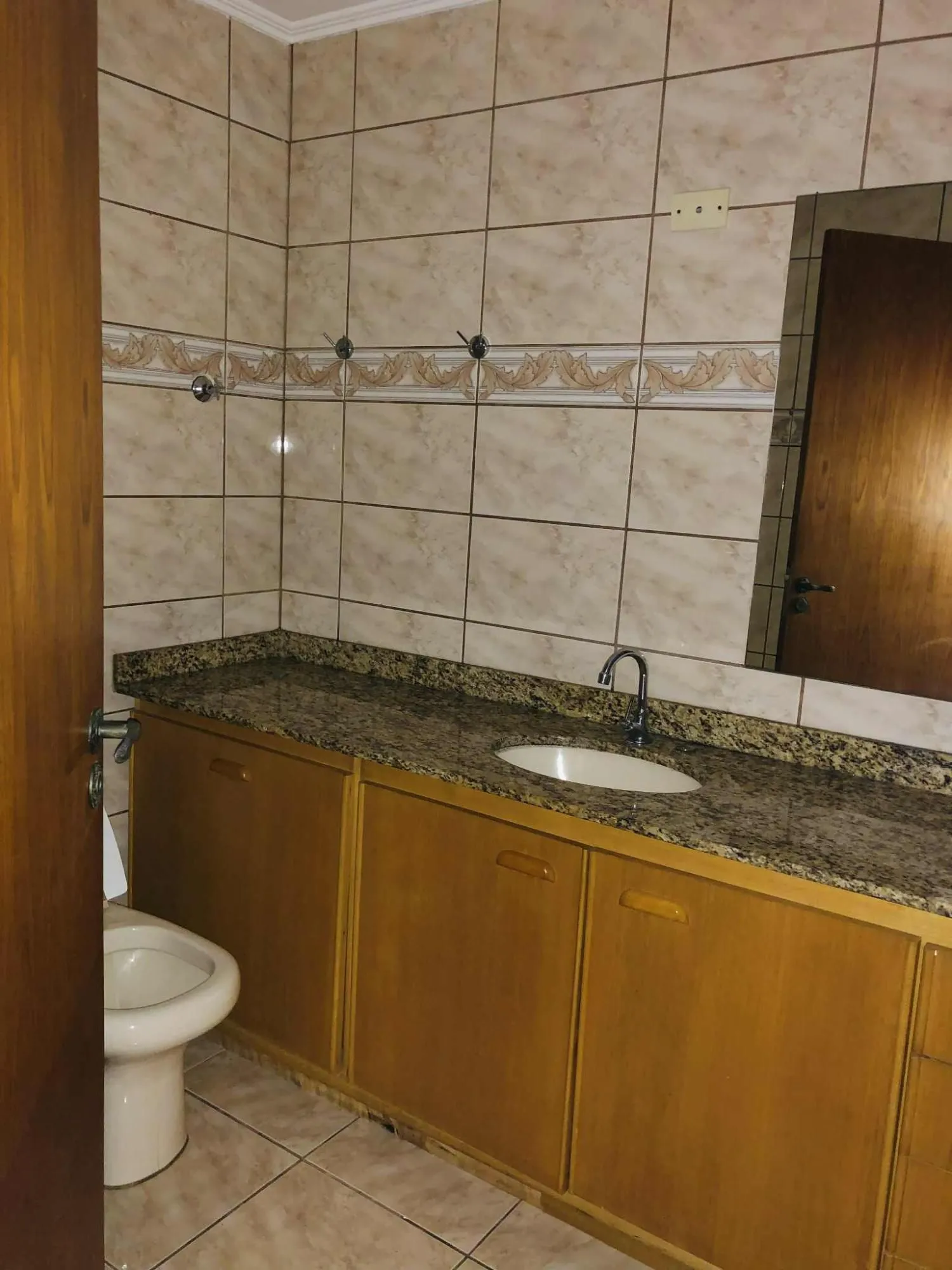Imagem Apartamento Amplo e Pronto para Morar no Bairro Floresta - Porto Alegre
