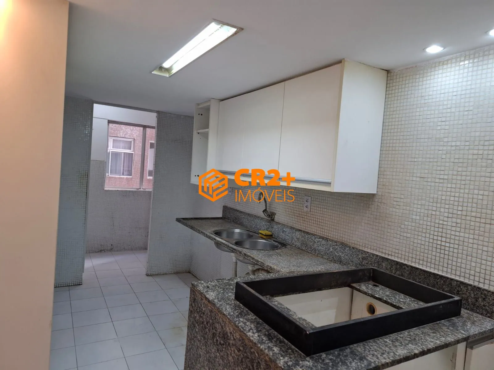 Imagem Vendo apartamento reformado em Boa Viagem com 121m²
