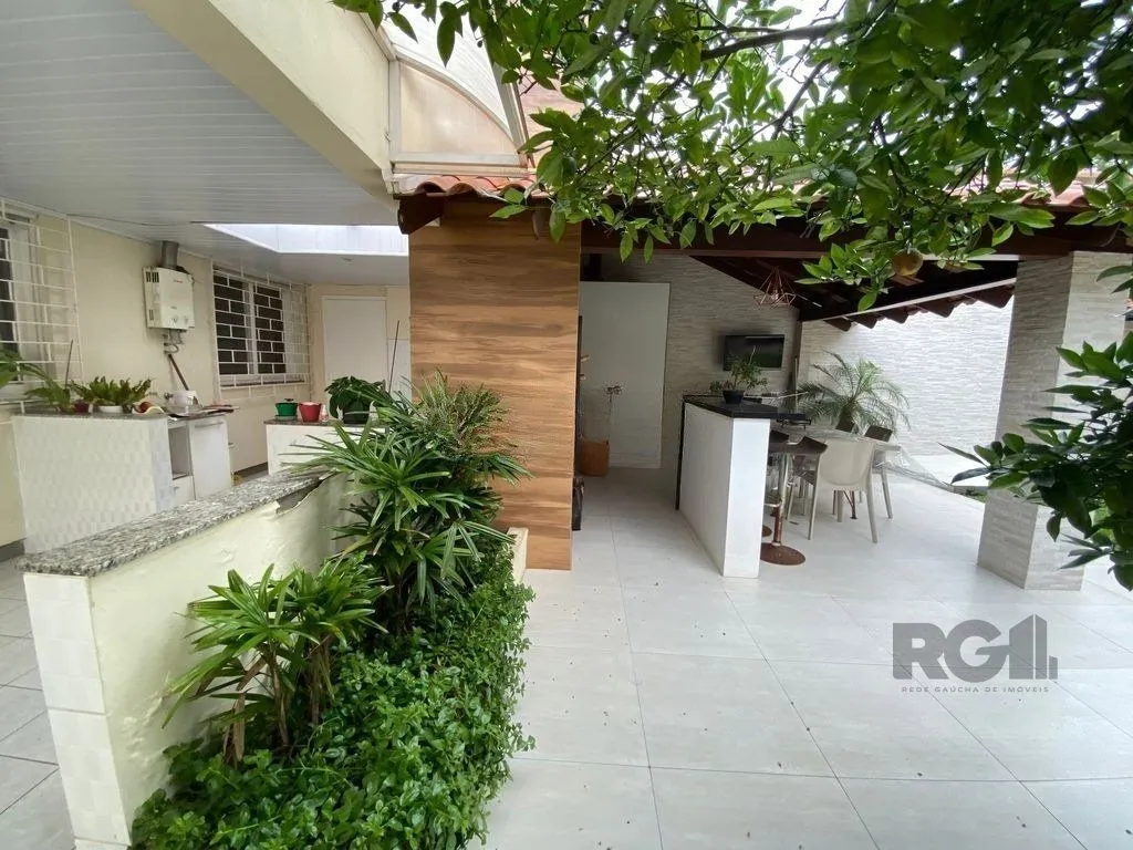 Imagem Casa de 5 dormitórios, bairro Jardim Floresta