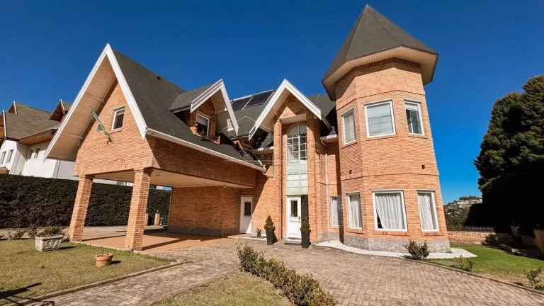 Foto do imóvel Casa de Condomínio em Campos do Jordão