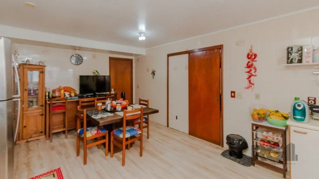 Imagem Casa 394m², 4 dormitórios, 4 vagas no bairro Cristo Redentor