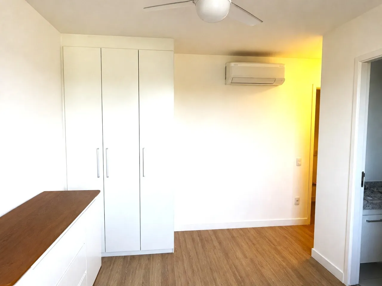 Imagem Conheça este incrível apartamento à venda no Condomínio Saint Michel, localizado na Barra da Tij...