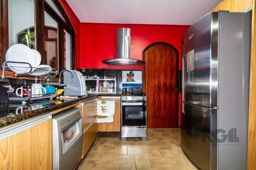 Imagem Casa 303m² - 4 dormitórios, 2 vagas no bairro Santo Antônio
