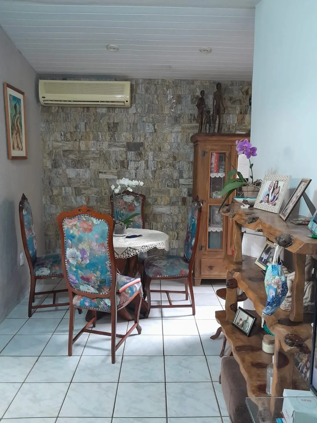 Imagem Casa à venda 3 Quartos, 1 Suite, 2 Vagas, 195M², Mombaça, Pindamonhangaba - SP
