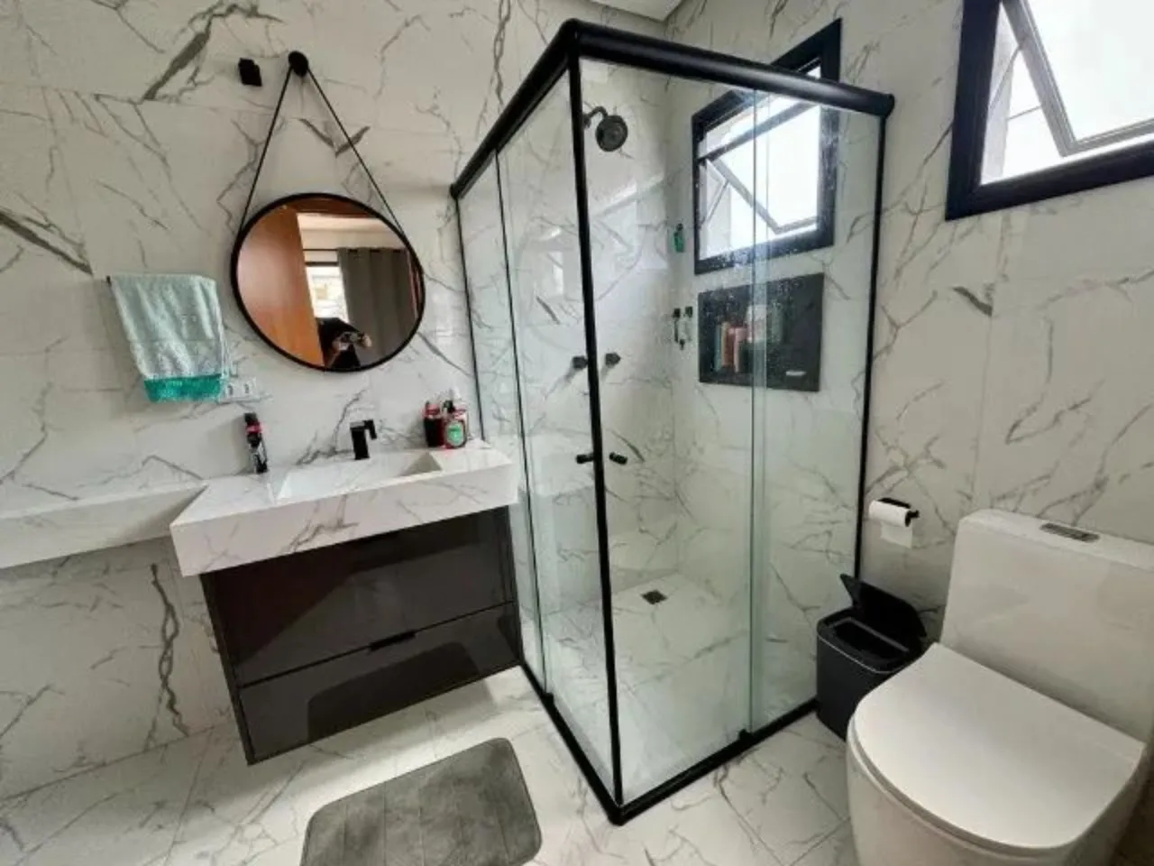 Imagem Casa em condomínio de luxo com 3 quartos e 4 vagas em Sorocaba-SP, Loteamento Dinorá Rosa. Confira!