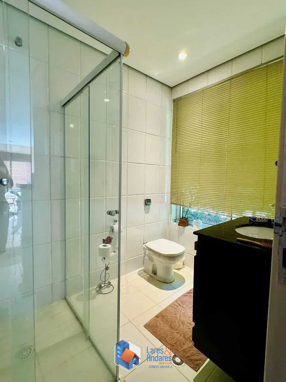 Imagem Casa no condomínio Rua Indore para venda com 3 quartos, 1,000m²