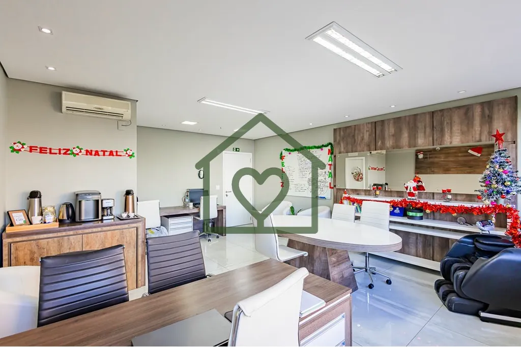 Imagem Sala comercial de 37m2 no 7º andar da Rua Gutemberg, 151, Torre 2, na Zona Petrópolis, com piso po...