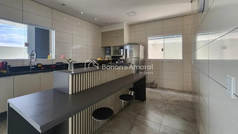 Imagem Confira essa excelente oportunidade no Residencial Mont Alcino, em Valinhos/SP. Esta linda casa cont...