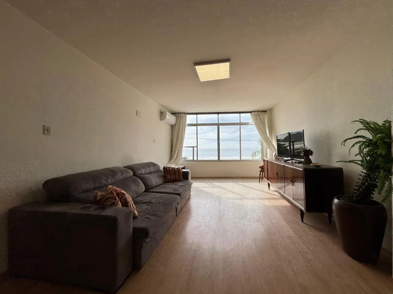 Imagem Apartamento com vista para o mar à venda com 188m2 por R$ 3.000.000,00