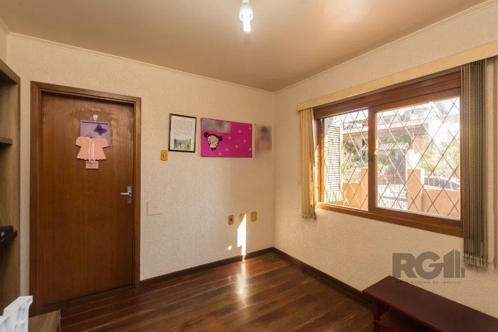 Imagem Casa de 4 quartos com 265m², no bairro Cavalhada