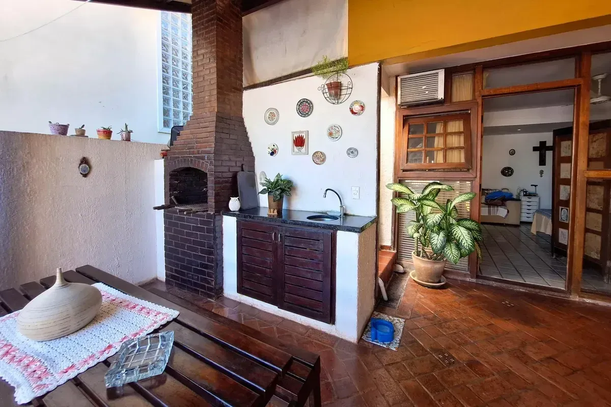 Imagem Casa de Condomínio com 4 Quartos à Venda, 235 metros em Badu - Niterói