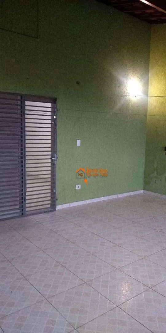 Imagem Sobrado 4 Dormitórios com 2 Suítes, Varanda e 2 Vagas - Guarulhos