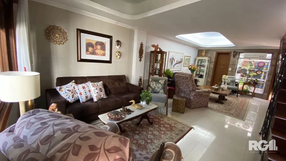 Imagem CASA AMPLA 3 DORMITÓRIOS NO ANDAR SUPERIOR NA CIDADE BAIXA .