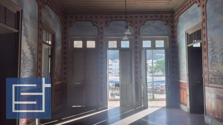 Imagem Casa com 6 dormitórios para alugar por R$ 5.000/mês - Rua José Ângelo Calafiori, Centro - Socorro/SP
