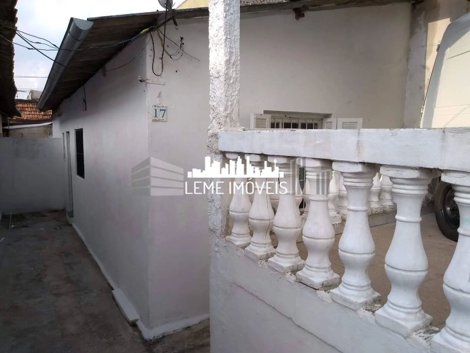Imagem DUAS CASAS EM TERRENO MEDINDO 220,00M2 COM ESCRITURA!!!