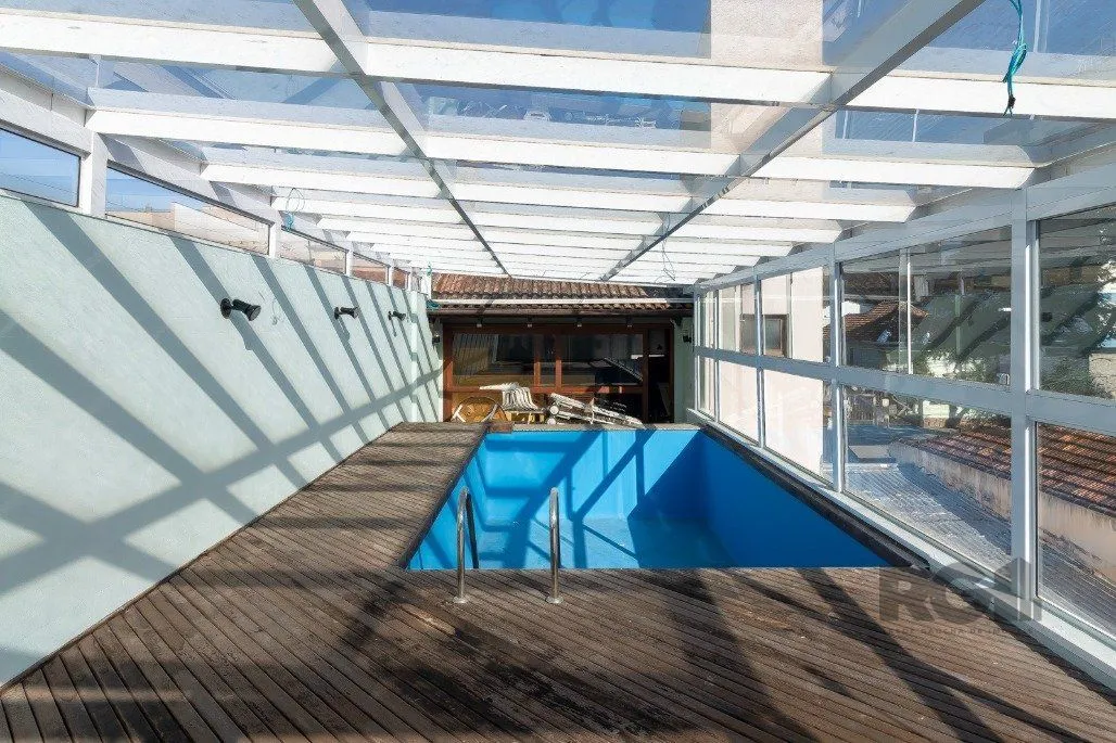Imagem Casa incrível com 444m² privativos, para uso misto, residencial ou comercial.