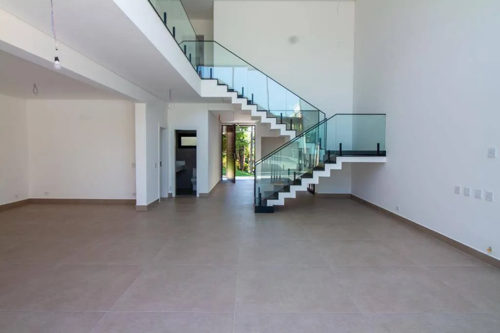 Imagem Sobrado de 430m² Localizado no Alphaville Residencial 2 em Barueri/SP!