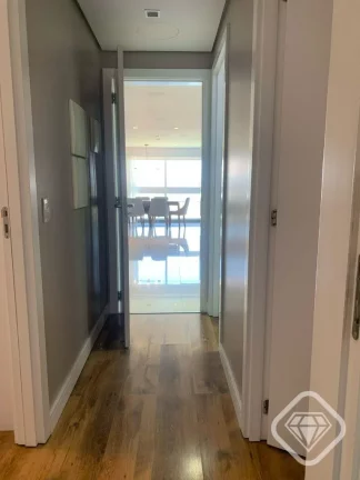 Imagem Apartamento Mobiliado com Suíte e Vista para o Pôr do Sol

Brilhante Imóveis apresenta este belí...