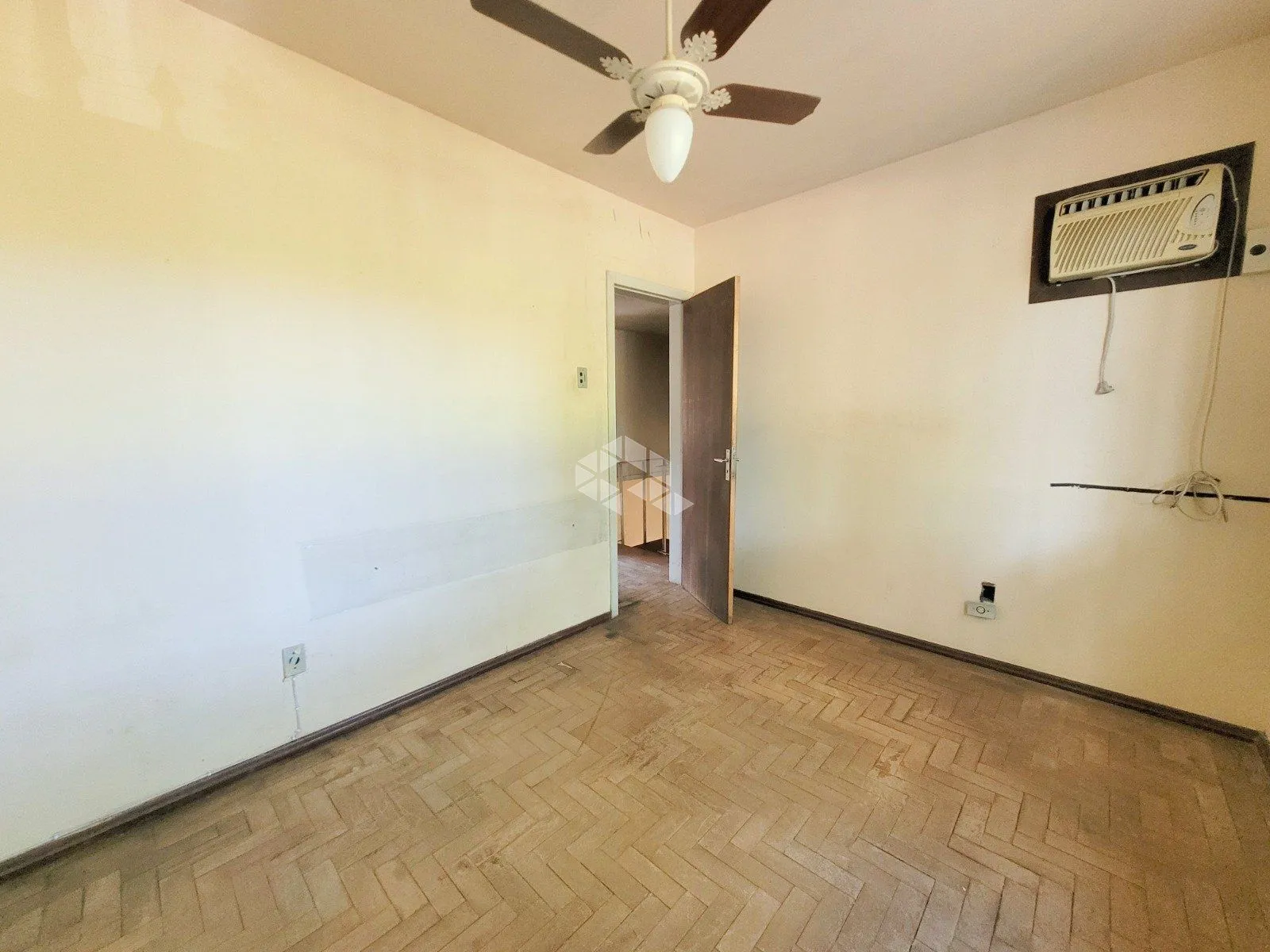 Imagem Duplex à venda em Porto Alegre, Jardim Botânico, com 3 quartos, 130m2