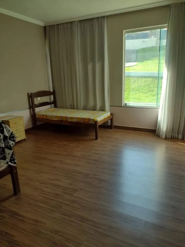 Imagem Vendo um maravilhoso sítio localizado em Solar do Madeira, com 5.500 m²de área.