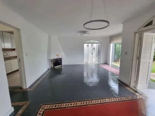 Imagem Casa 3 Dormitórios com Piscina à Venda no Guarujá - Zona Sul de Porto Alegre