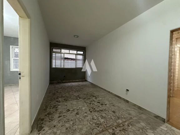 Apartamento térreo à venda no Embaré