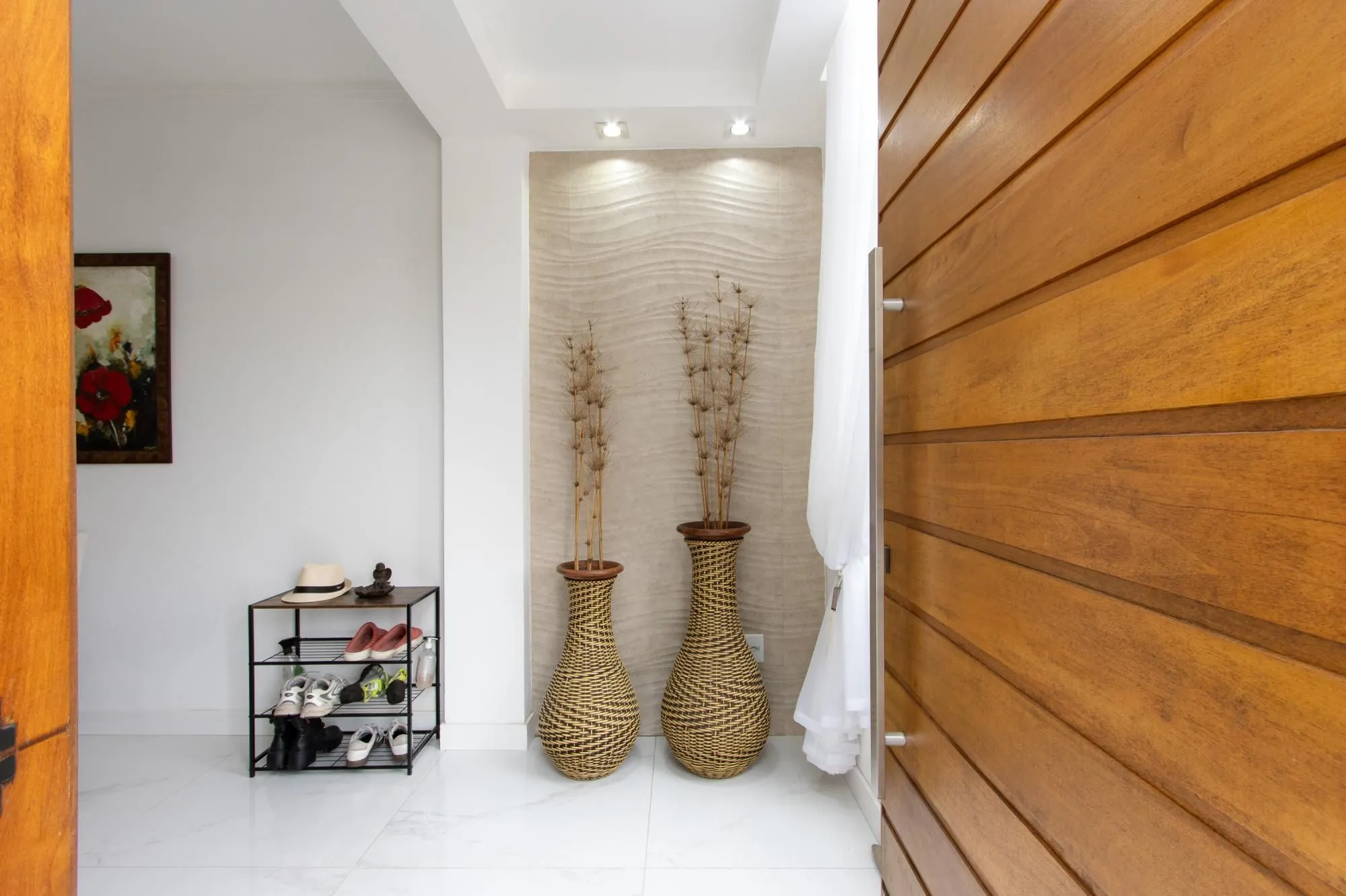 Imagem Excelente casa de alvenaria, 4 dormitórios, 2 suítes e 2 vagas de garagem.