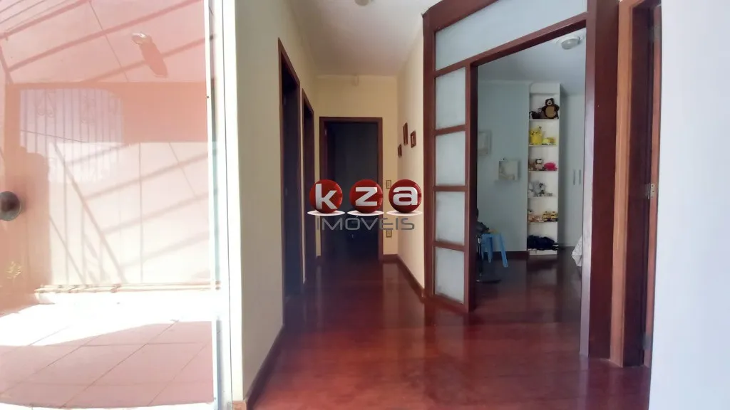 Imagem Chácara de luxo à venda em Valinhos-SP, com 4 quartos, 1 suíte, 2 salas e 5 banheiros - Imperdível!