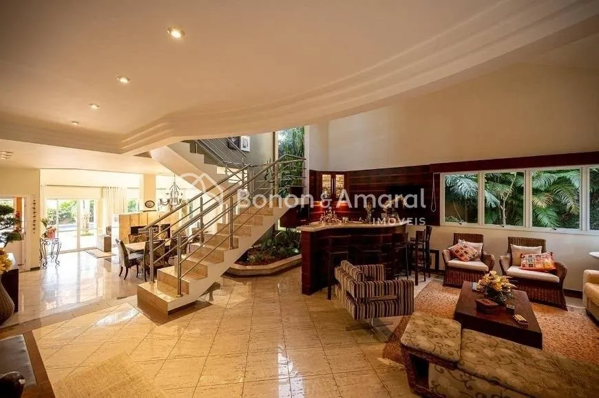 Imagem Casa de condomínio com 550 m² e 4 dormitórios