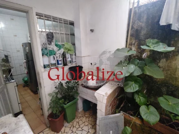 Imagem Apartamento térreo de 1 dormitório com quintal privativo para reforma no bairro do Macuco em Santos (SP) por R$.270.000,00 !