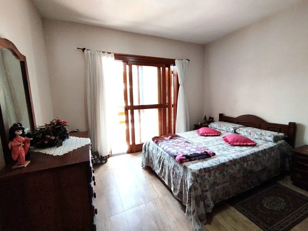 Imagem Casa de Condomínio em Hípica