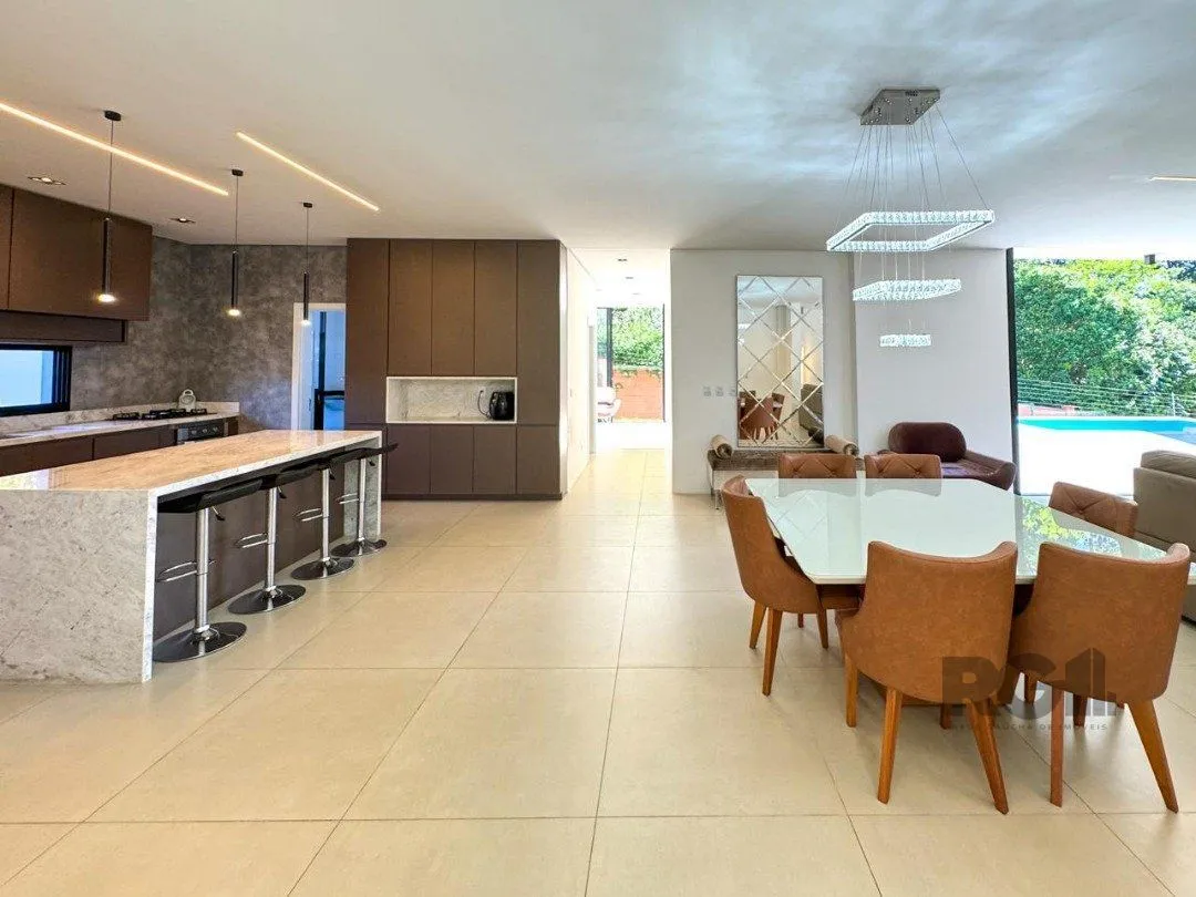 Imagem Casa Condominio para Venda - 340m², 4 dormitórios, sendo 4 suites, 4 vagas - Alphaville