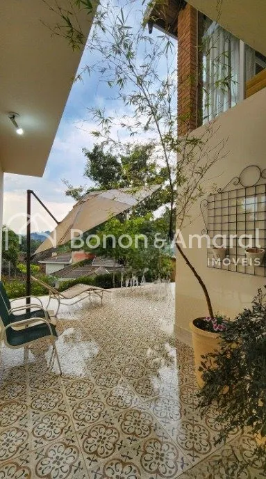 Imagem "Exclusiva Casa de Alto Padrão no Residencial Moinho de Vento - Valinhos/SP com Vista Deslumbrante"