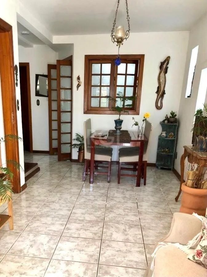 Imagem Casa para Venda - 178.5m², 3 dormitórios, sendo 2 suites, 2 vagas - Tristeza