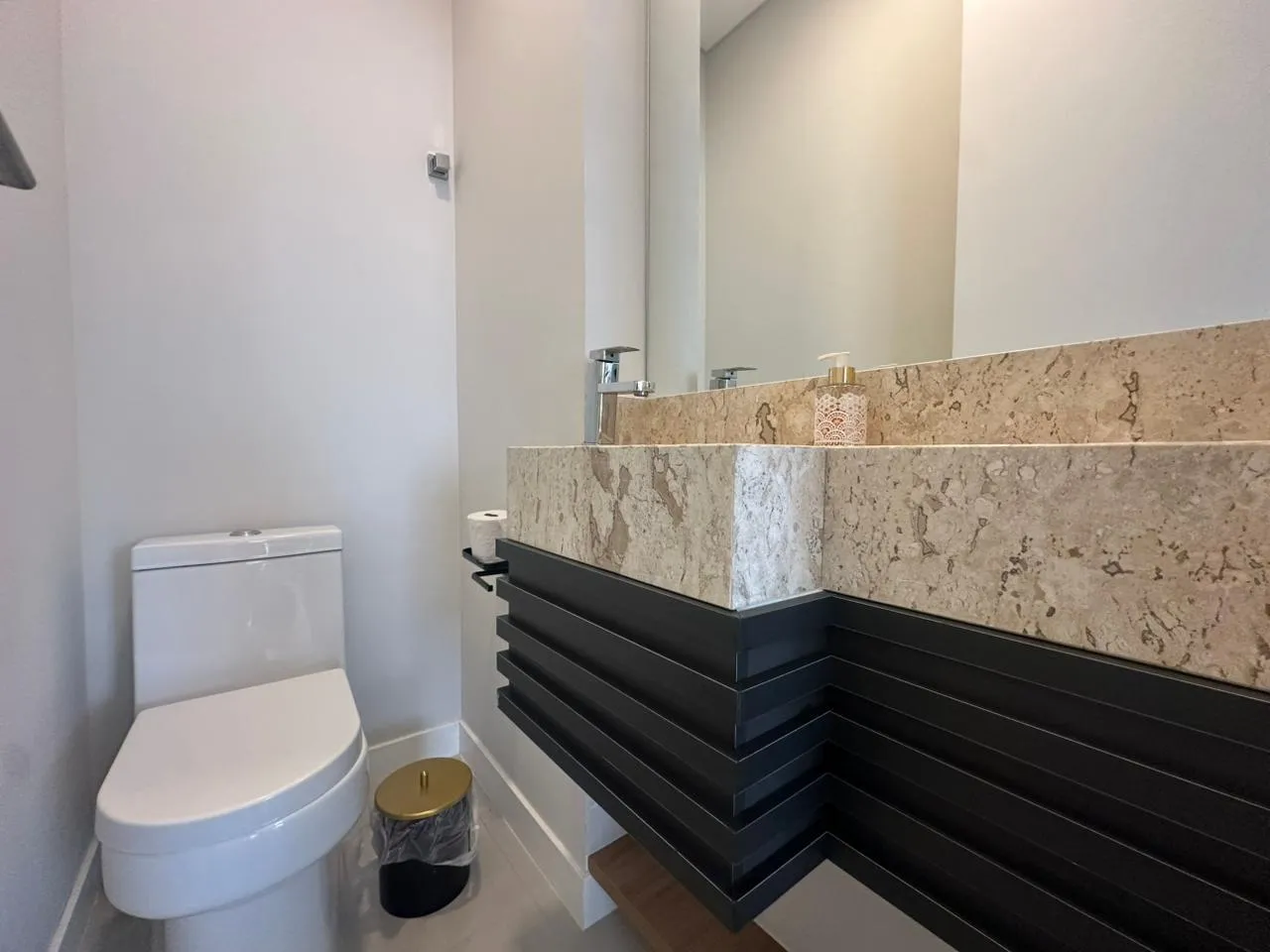Imagem Apartamento com vista para o mar à venda com 94m2 por R$ 1.690.000,00