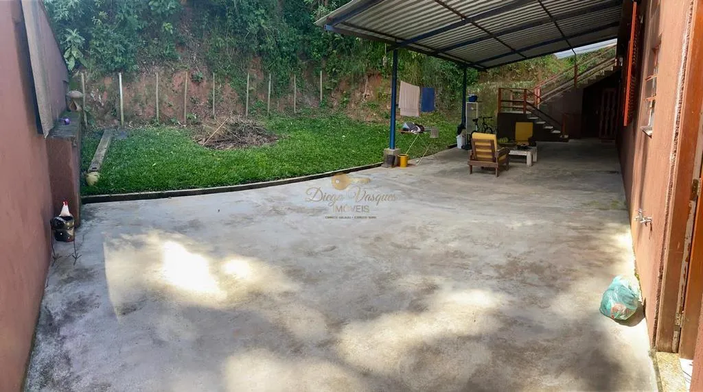 Imagem Sobrado para Venda em Teresópolis / RJ no bairro Vale do Paraíso