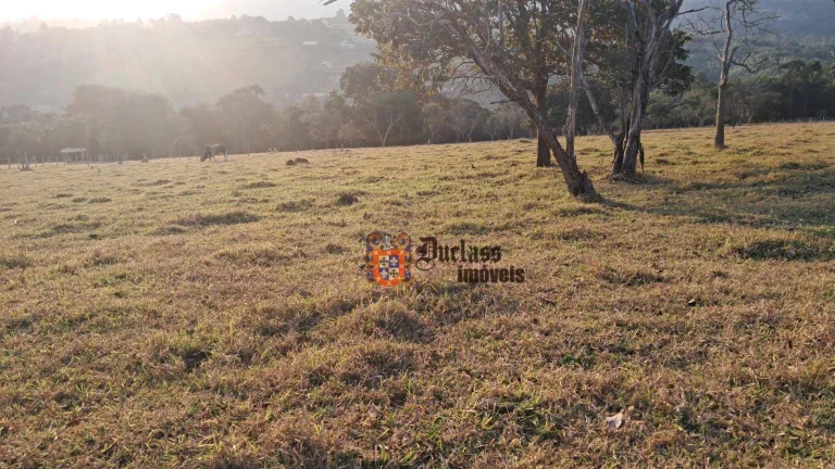Imagem Sítio com 4 suítes à venda, 57000 m² por R$ 1.590.000 - Estiva do Agudos - Bragança Paulista/SP