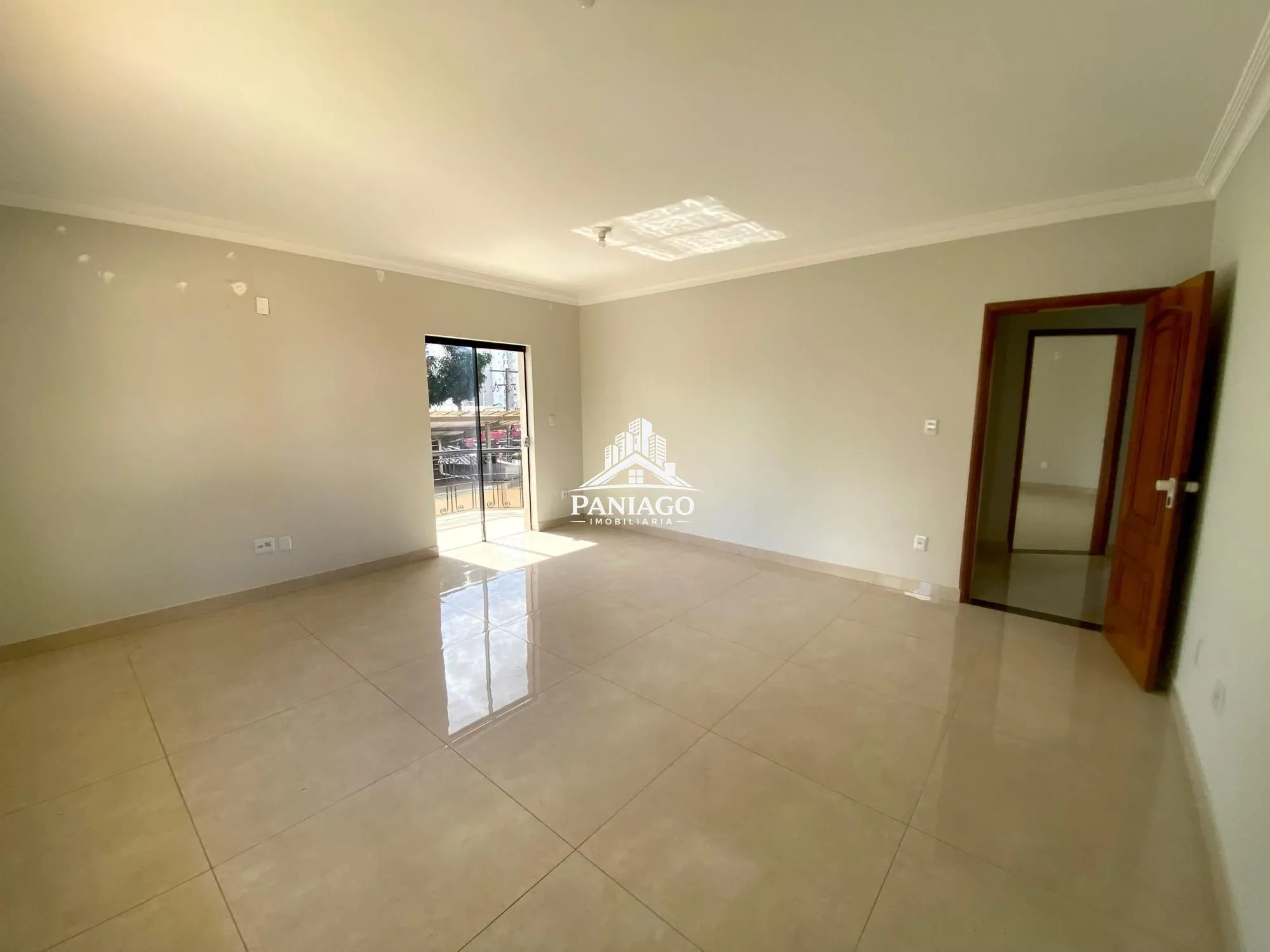 Imagem Casa comercial ampla, 19 salas, 8 banheiros, Bosque da Saúde, Cuiabá-MT
