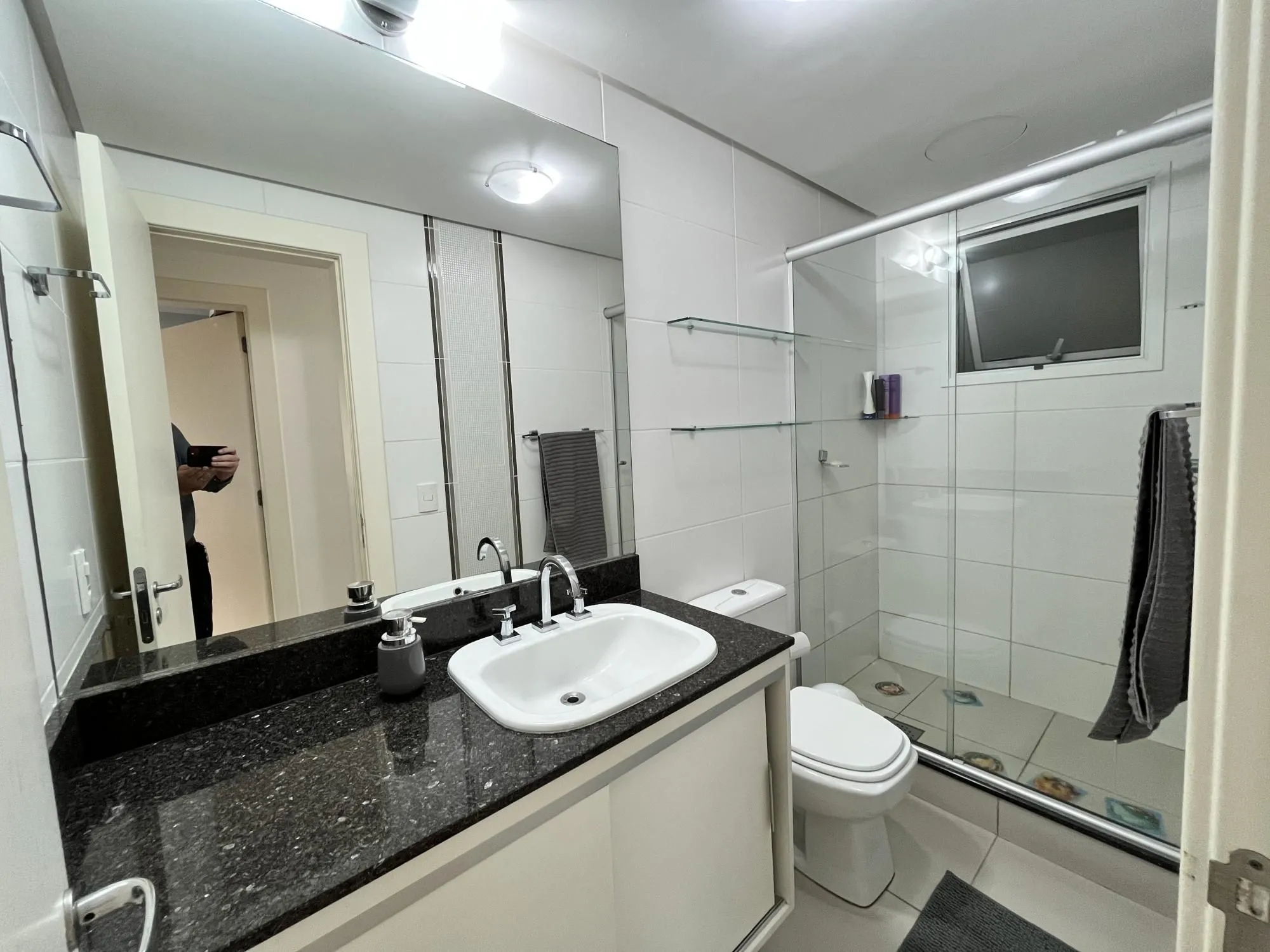 Imagem Excelente apartamento de 3 dormitórios, suíte, 2 vagas, no Bairro Boa Vista.